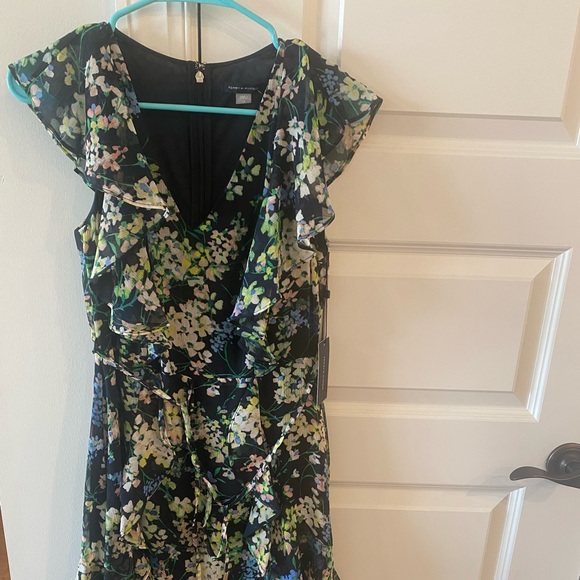 Tommy Hilfiger Dresses & Skirts - Tommy Hilfiger Floral Dress with Flutter Sleeves NWT